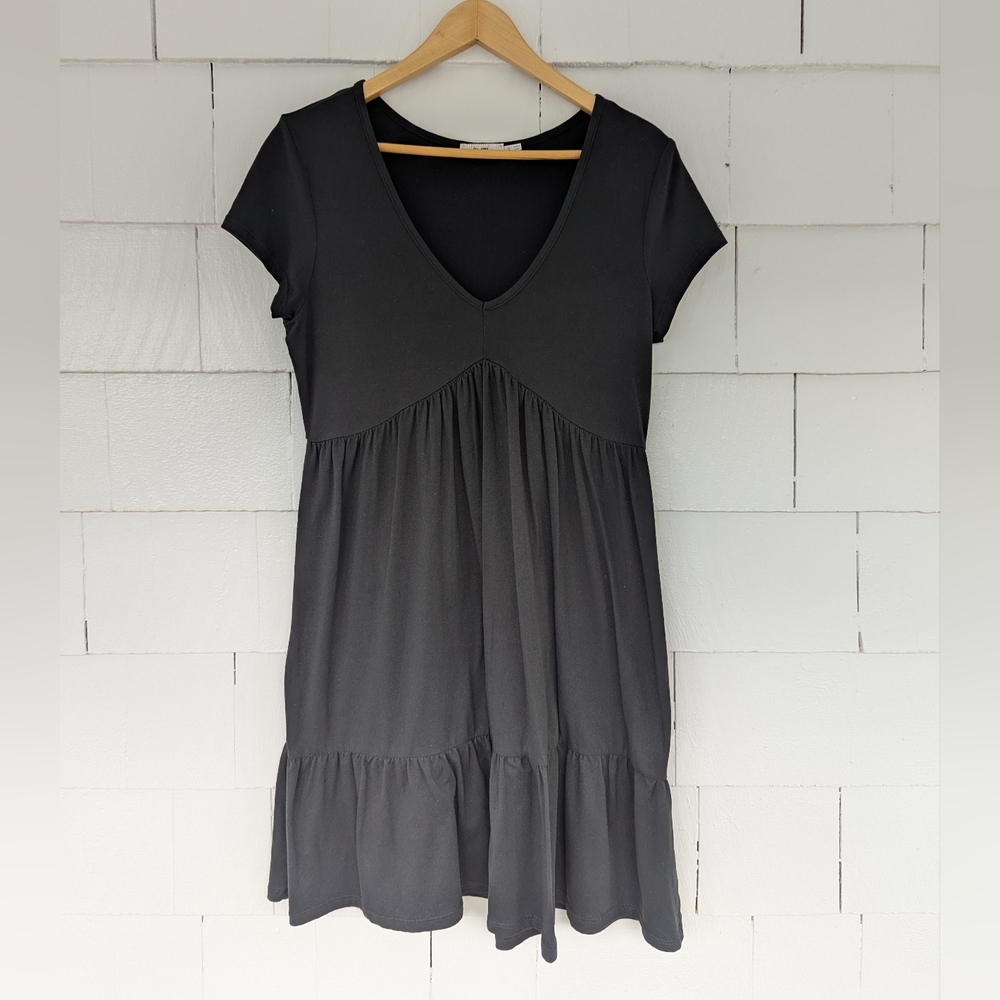Francesca's Miami Black Tiered Short Sleeve Dress Size Small